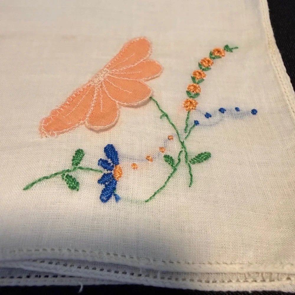 Vintage Embroidered‎ Linen Handkerchief Floral Peach Appliqué 12